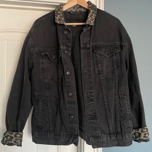 Black Forever 21 denim jacket with leopard print lining